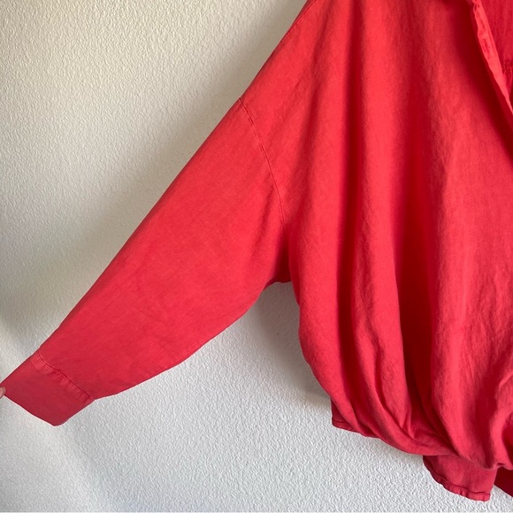 Young, Fabulous and Broke Linen Blend Tourist Top - Picture 4 of 12